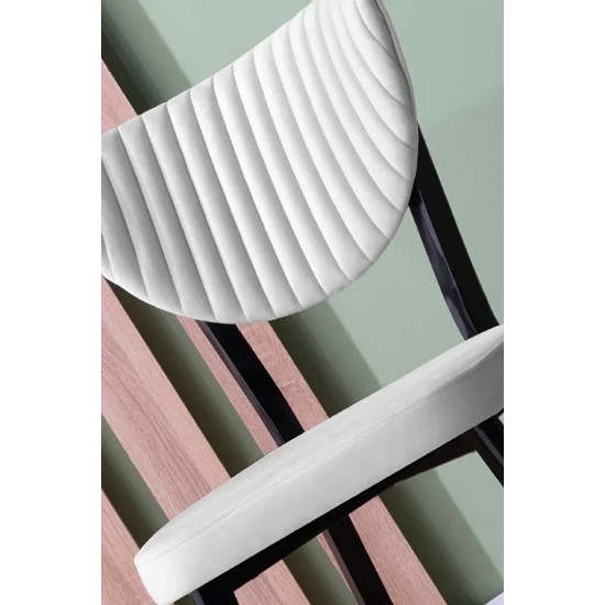 Set 4 Scaune Tapitat Catifea, Gemstone, pentru HoReCa, bucatarie, living, cadru extra rezistent metal negru, tapitat catifea Crem, 45 x 45 x 85 cm