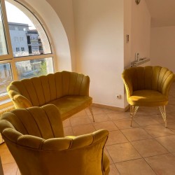 Set Canapea London Queen Coffee Set, Golden Mustar, cadru lemn, picioare metal auriu